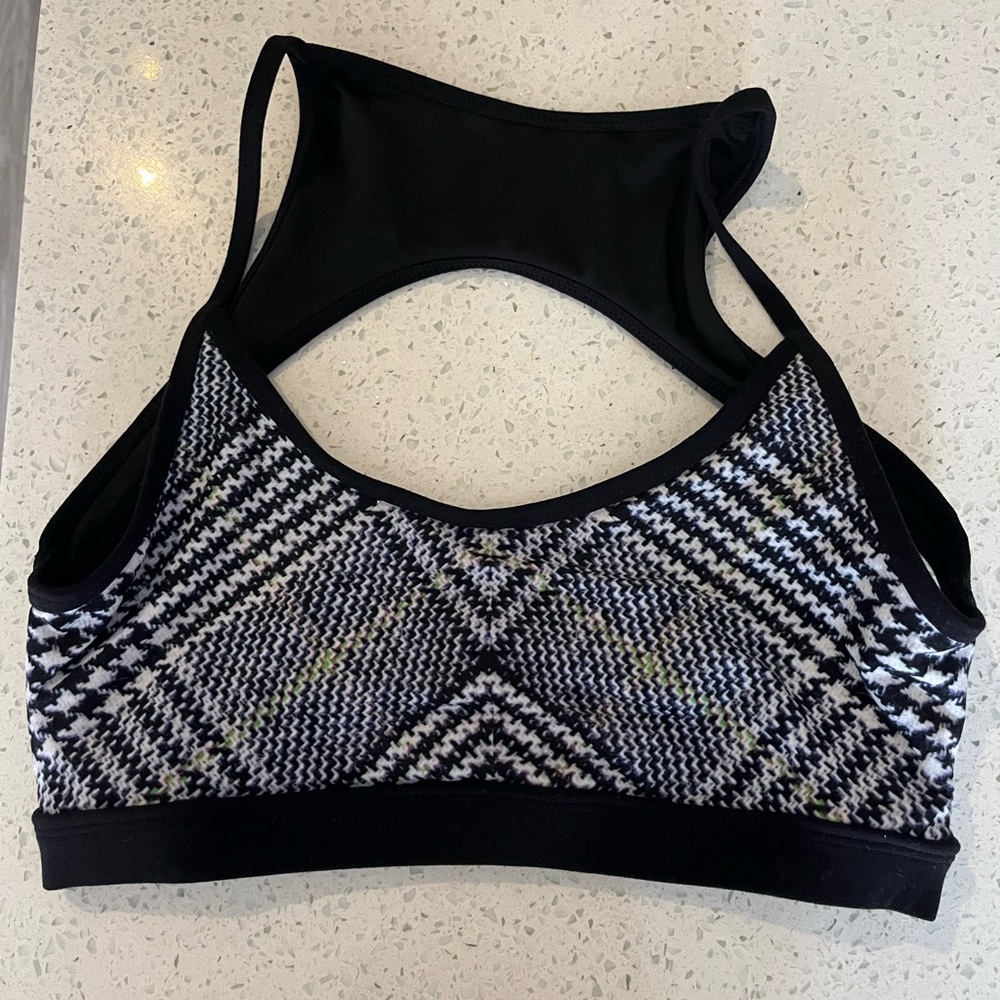 Black and White Patterned Women's Sports Bra